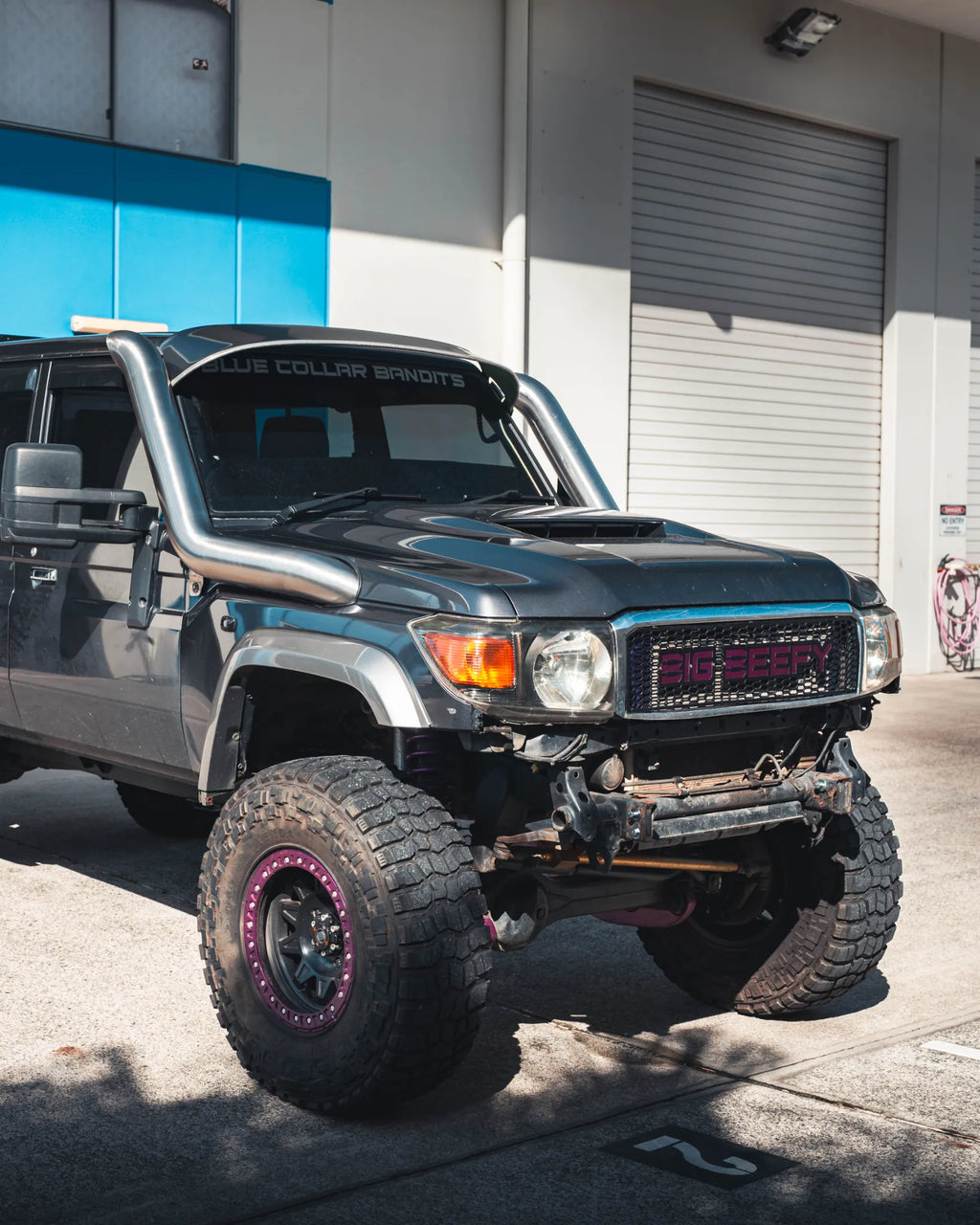 Mandrel-bent body of the Toyota Landcruiser 70 Series V8 snorkel